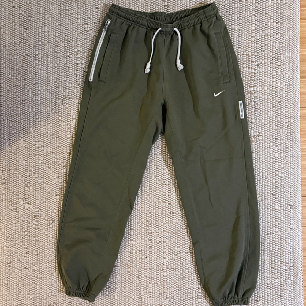Nike Olive Green Men's Jogger Sweatpants with Zip Pocket